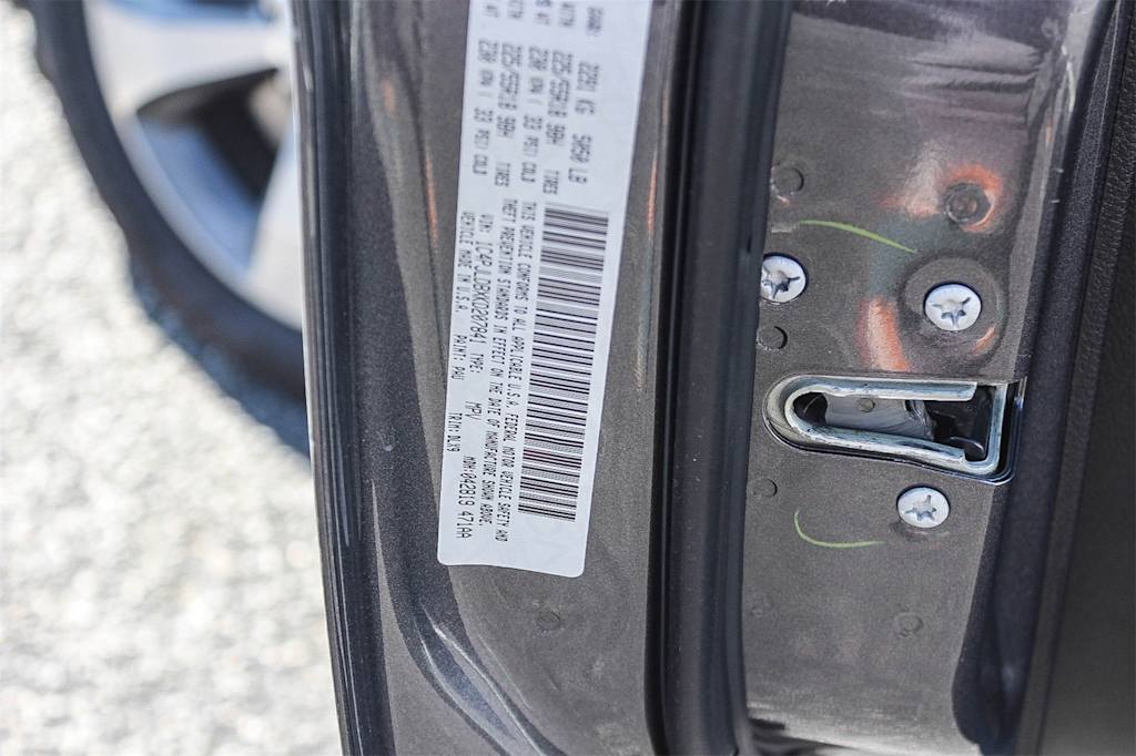 Thumbnail: 2019 Jeep Cherokee - 35