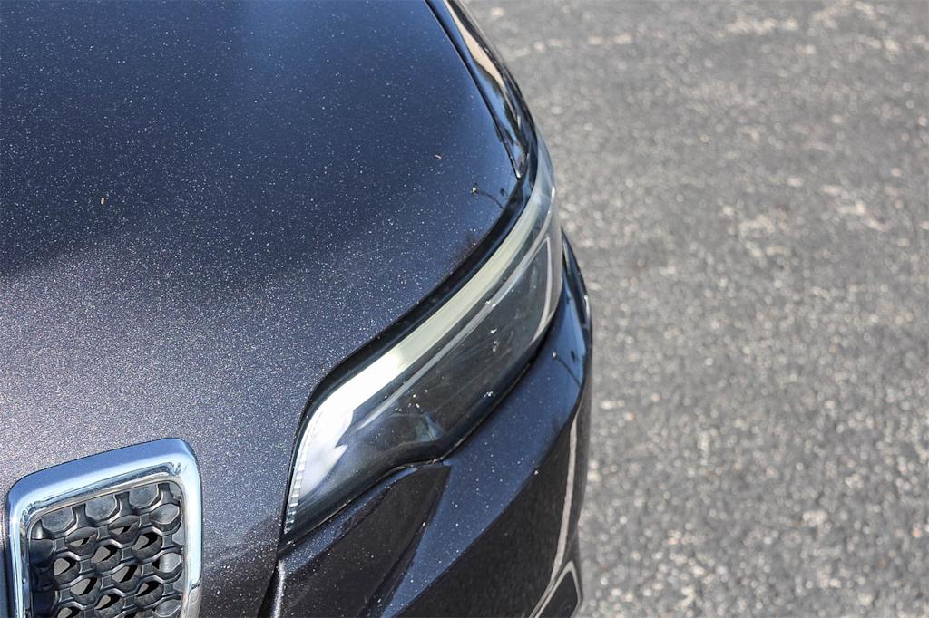 Thumbnail: 2019 Jeep Cherokee - 24