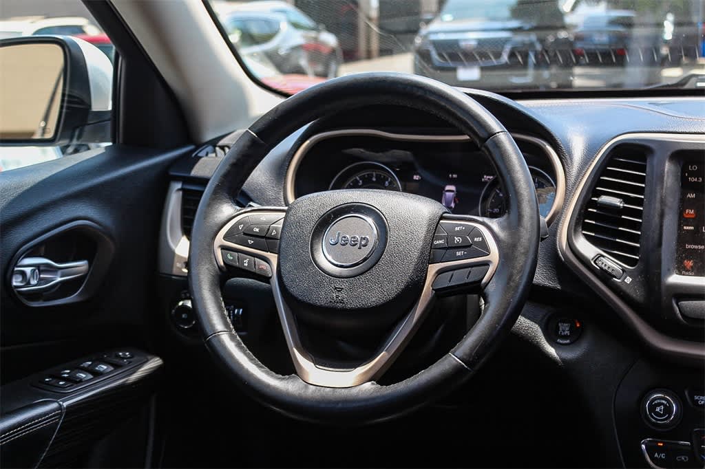 Thumbnail: 2015 Jeep Cherokee - 8