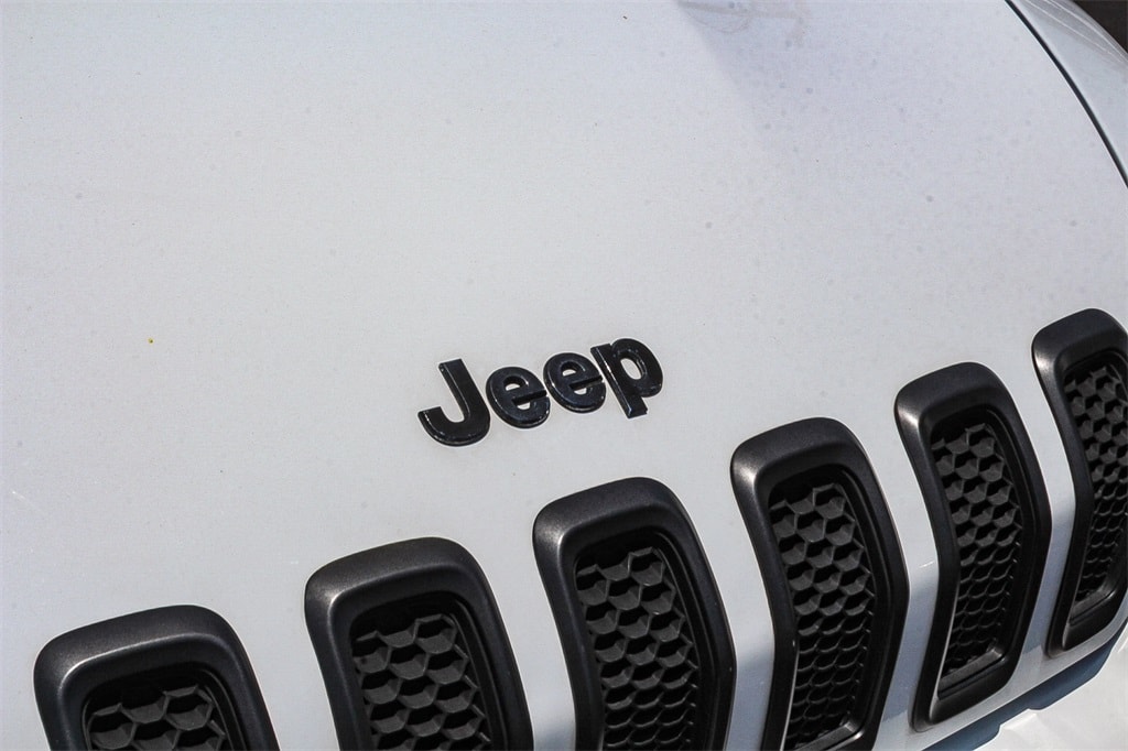 Thumbnail: 2015 Jeep Cherokee - 21