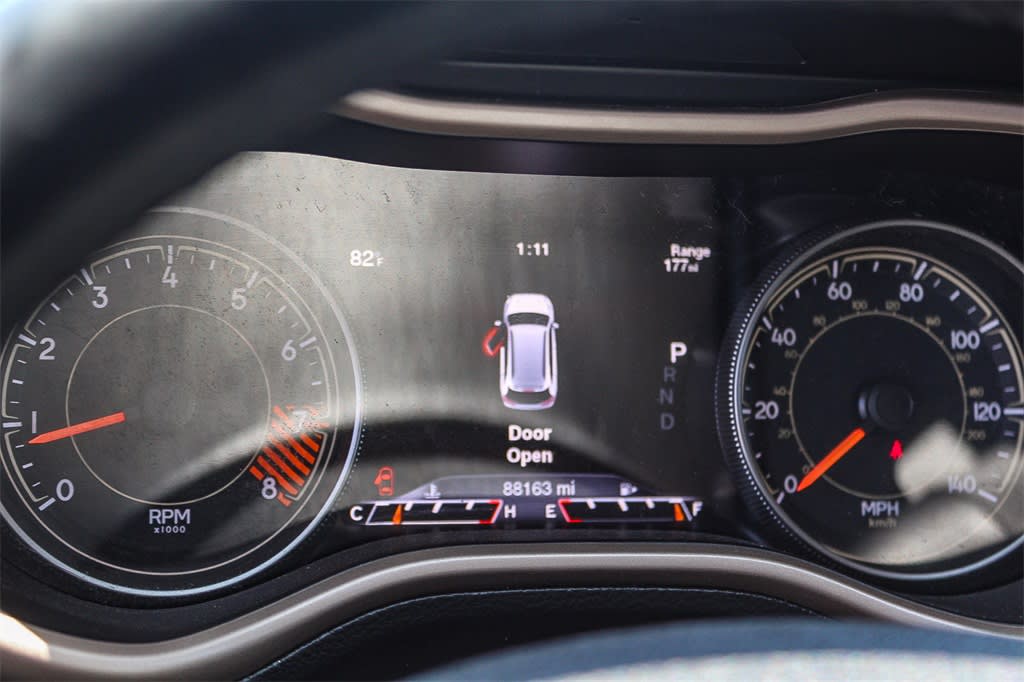 Thumbnail: 2015 Jeep Cherokee - 14