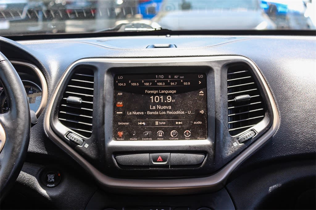 Thumbnail: 2015 Jeep Cherokee - 22