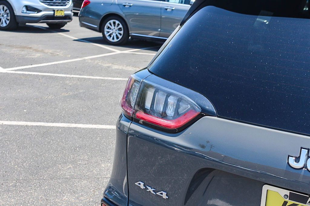 Thumbnail: 2020 Jeep Cherokee - 21
