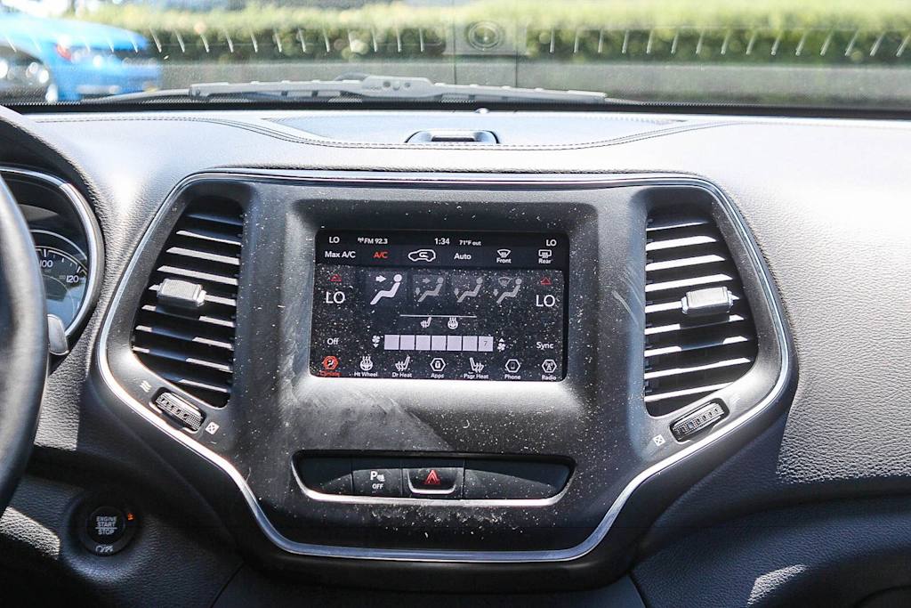 Thumbnail: 2020 Jeep Cherokee - 27