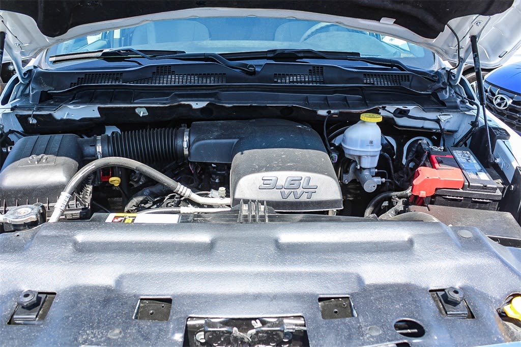 2022 RAM 1500 SLT 8