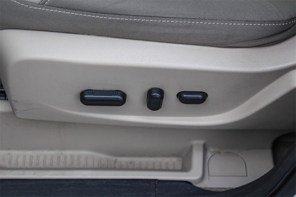 Thumbnail: 2014 Ford Escape - 26
