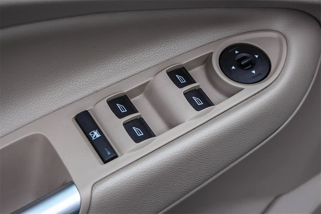 Thumbnail: 2014 Ford Escape - 25