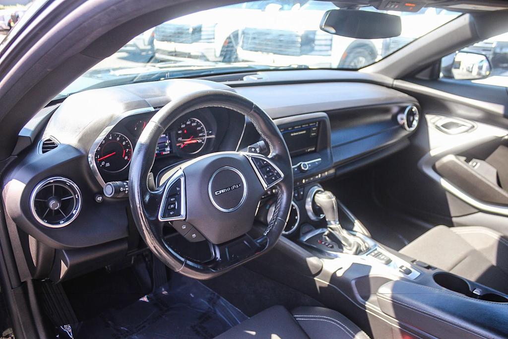 Thumbnail: 2019 Chevrolet Camaro - 10