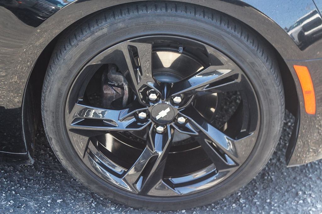 Thumbnail: 2019 Chevrolet Camaro - 18