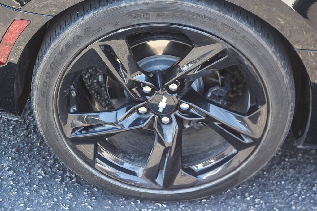 Thumbnail: 2019 Chevrolet Camaro - 5