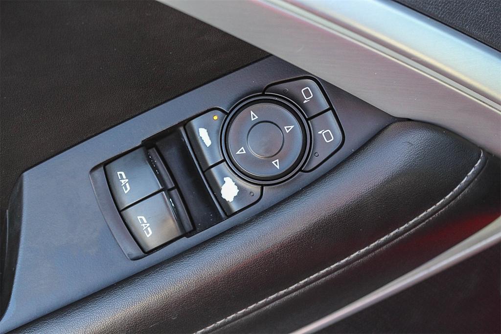 Thumbnail: 2020 Chevrolet Camaro - 26