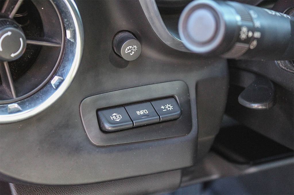 Thumbnail: 2020 Chevrolet Camaro - 28