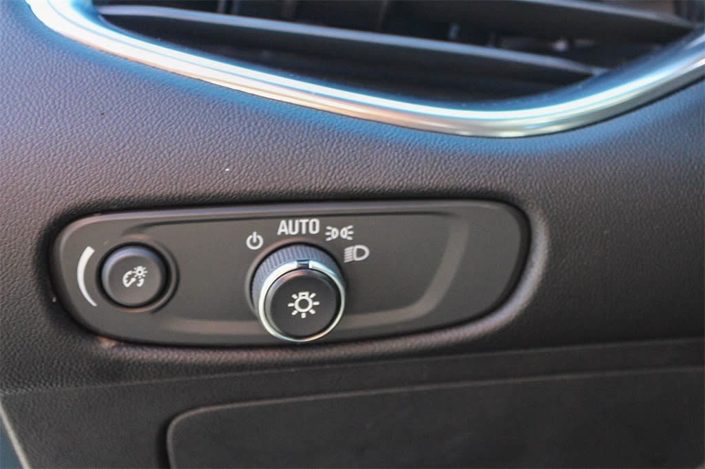 Thumbnail: 2020 Chevrolet Malibu - 31