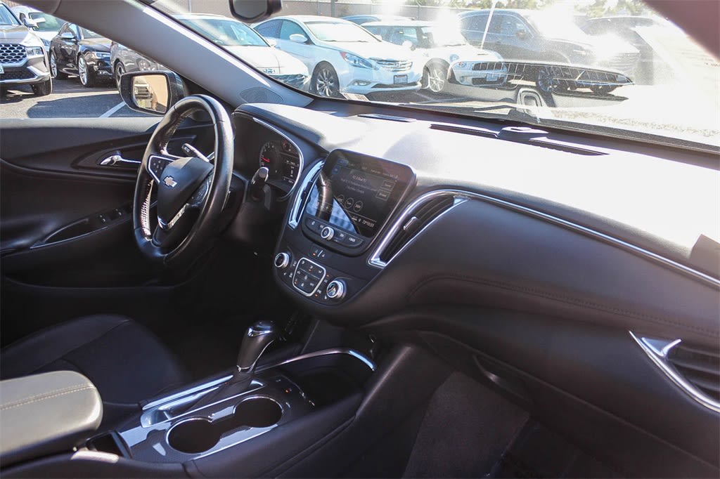 Thumbnail: 2020 Chevrolet Malibu - 12