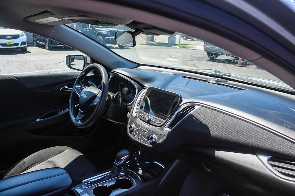 Thumbnail: 2024 Chevrolet Malibu - 12