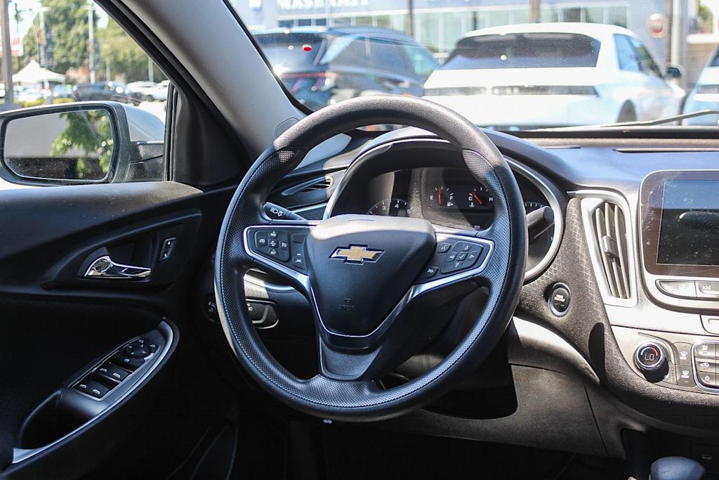 Thumbnail: 2024 Chevrolet Malibu - 9