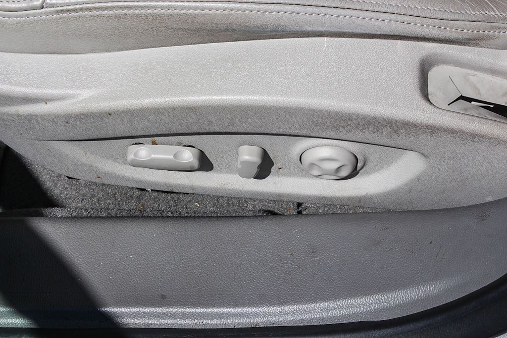 Thumbnail: 2011 Buick LaCrosse - 25