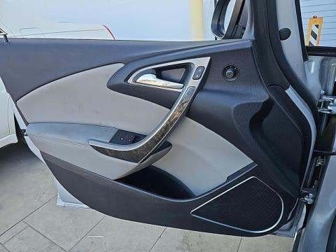 Thumbnail: 2015 Buick Verano - 21