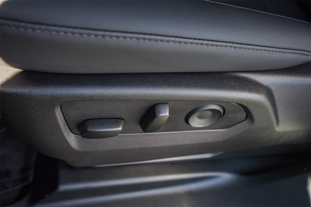 Thumbnail: 2024 GMC Hummer EV - 25