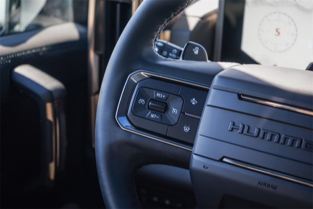 Thumbnail: 2024 GMC Hummer EV - 21