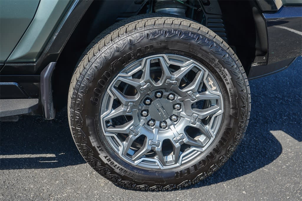 Thumbnail: 2024 GMC Hummer EV - 19