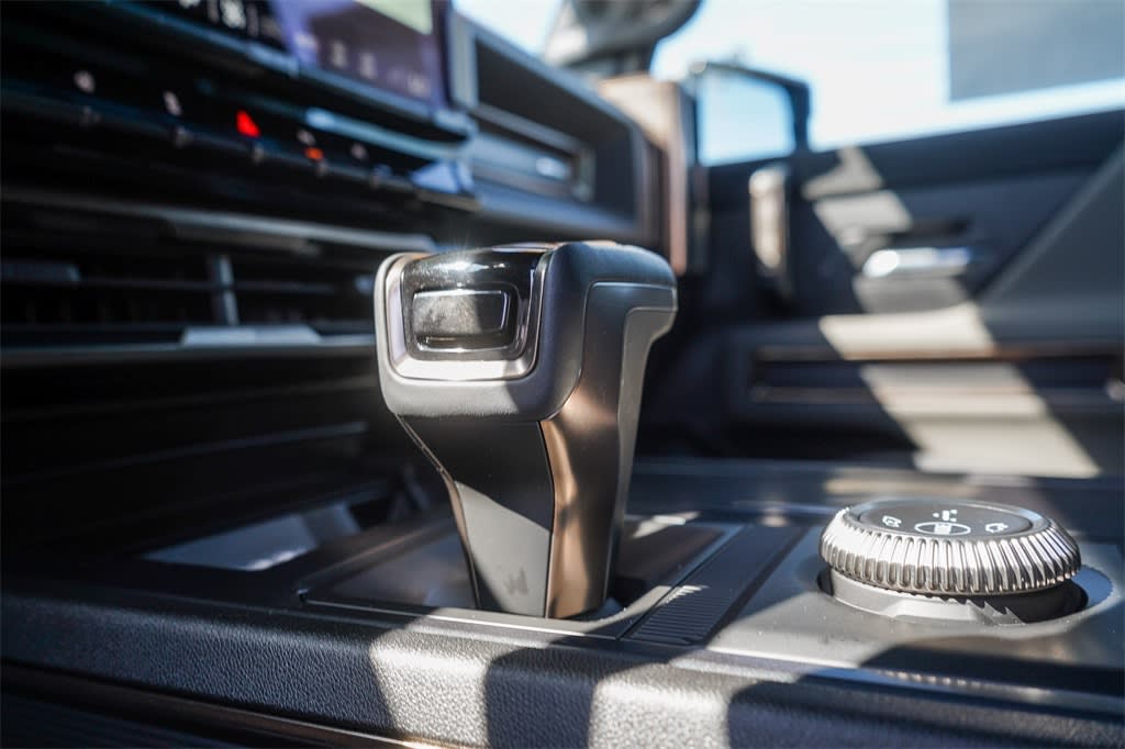 Thumbnail: 2024 GMC Hummer EV - 26