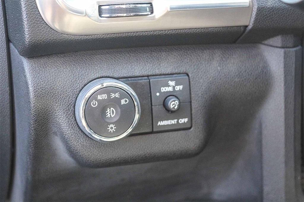 Thumbnail: 2016 GMC Acadia - 26