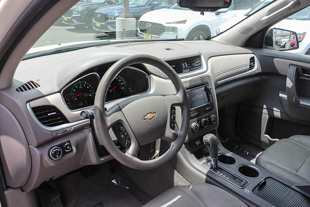 Thumbnail: 2015 Chevrolet Traverse - 13