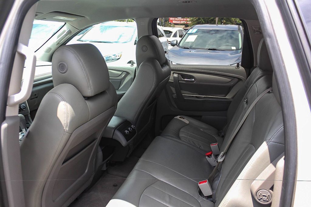 Thumbnail: 2015 Chevrolet Traverse - 11