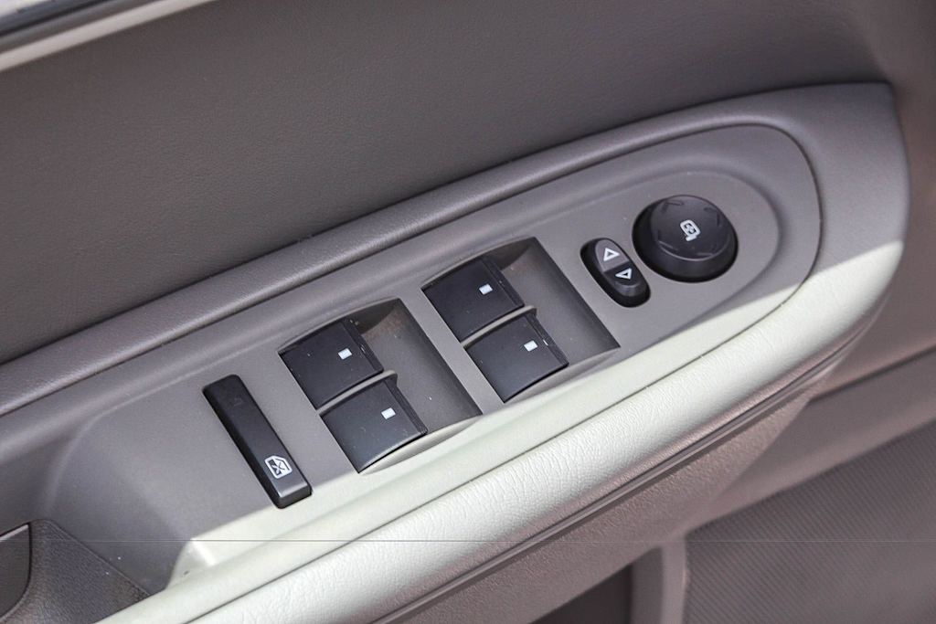 Thumbnail: 2015 Chevrolet Traverse - 26