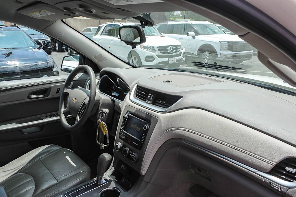 Thumbnail: 2015 Chevrolet Traverse - 12