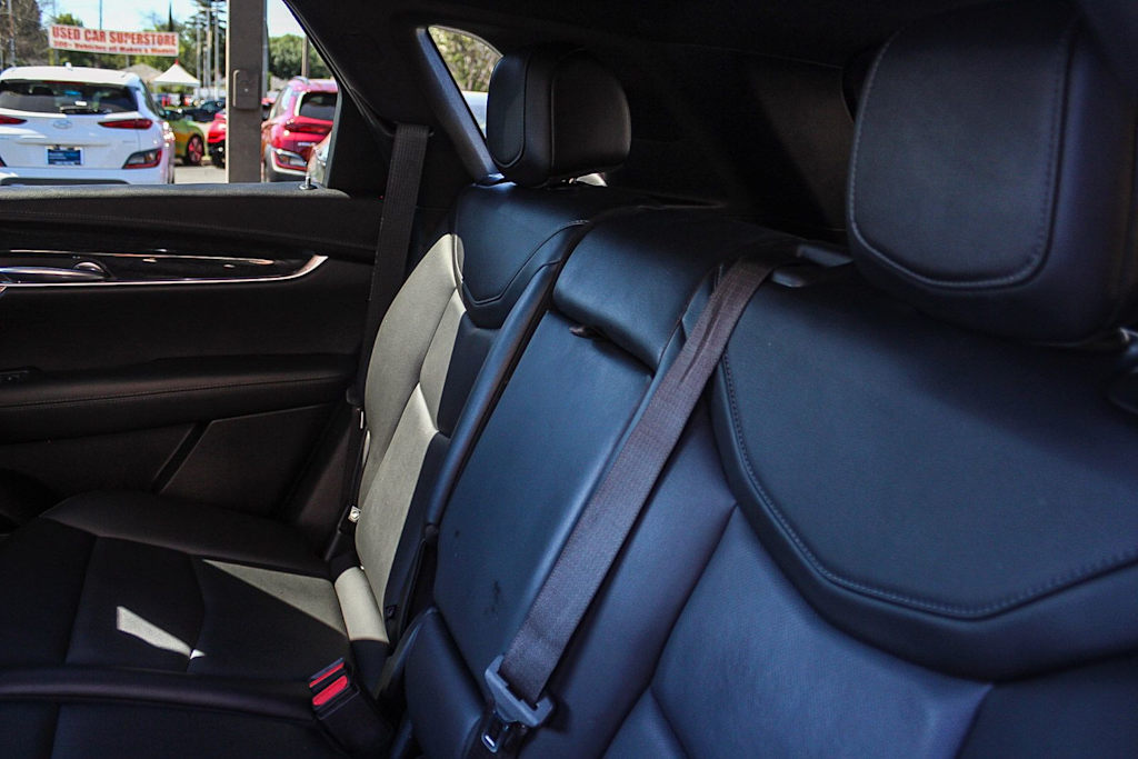 Thumbnail: 2022 Cadillac XT5 - 10