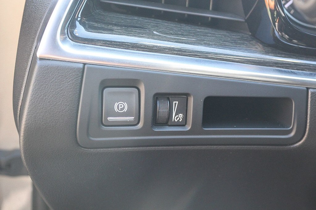 Thumbnail: 2022 Cadillac XT5 - 28