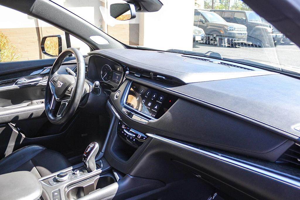 Thumbnail: 2022 Cadillac XT5 - 12