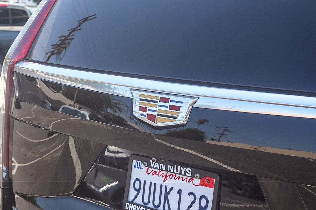 Thumbnail: 2023 Cadillac Escalade - 6