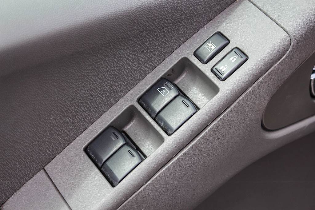 Thumbnail: 2011 Nissan Frontier - 23