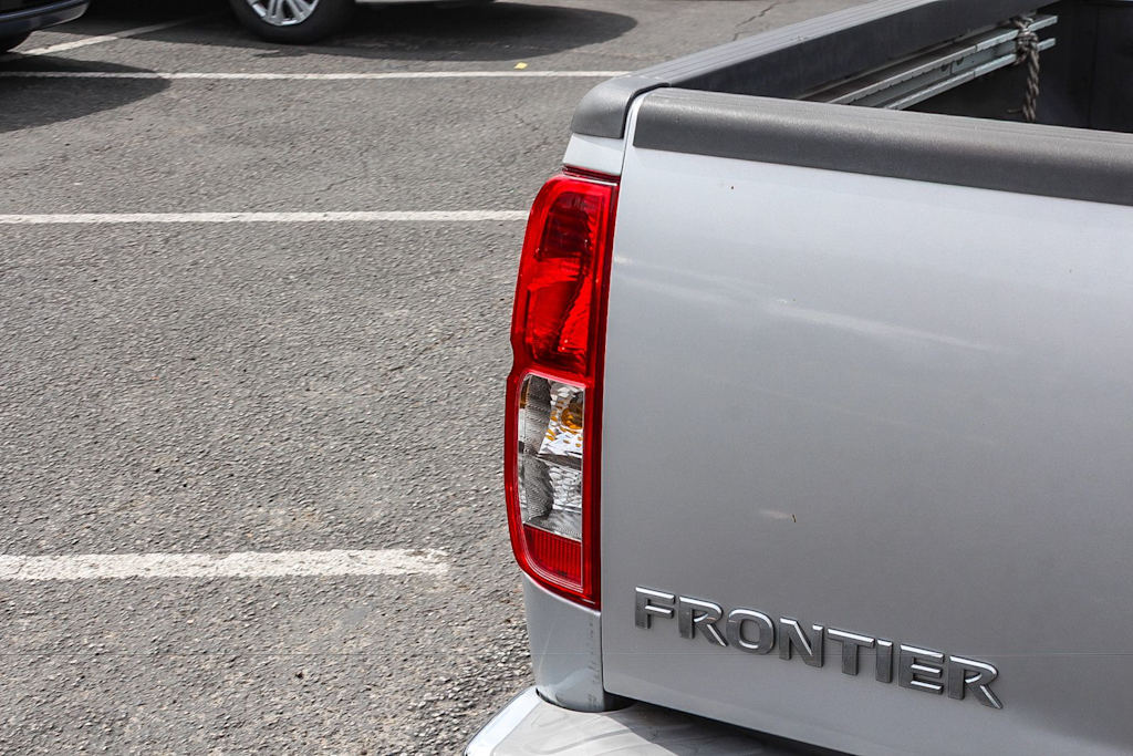 Thumbnail: 2011 Nissan Frontier - 17