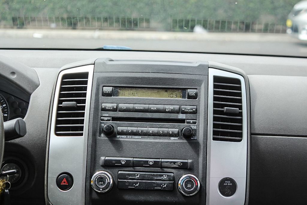 Thumbnail: 2011 Nissan Frontier - 22