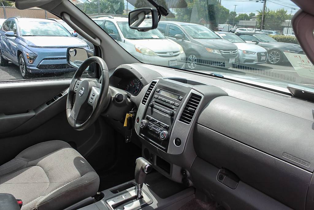 Thumbnail: 2011 Nissan Frontier - 11