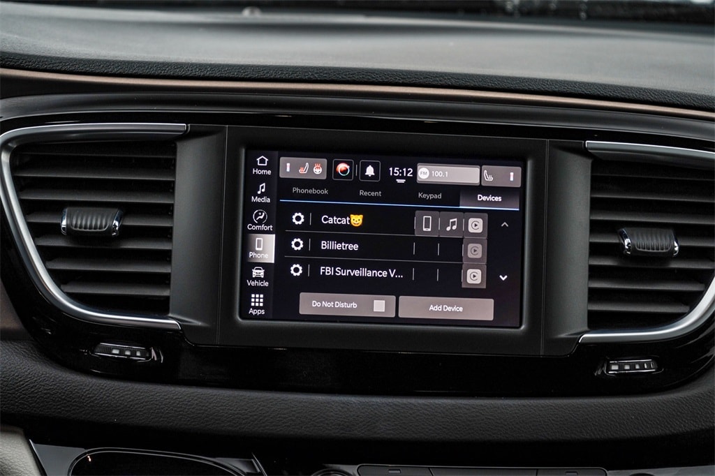 2022 Chrysler Voyager LX 13