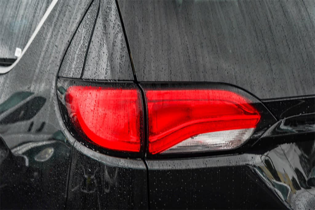 2022 Chrysler Voyager LX 19