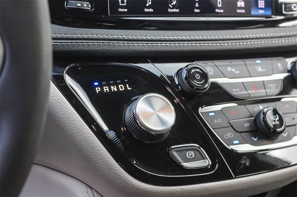 Thumbnail: 2023 Chrysler Pacifica - 14