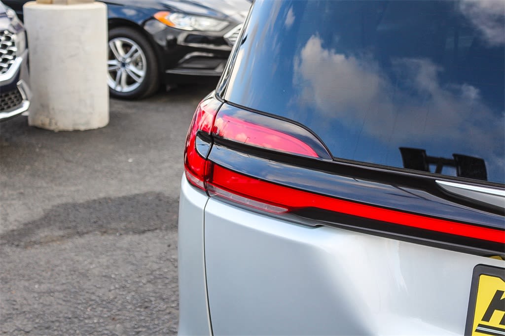 Thumbnail: 2023 Chrysler Pacifica - 20