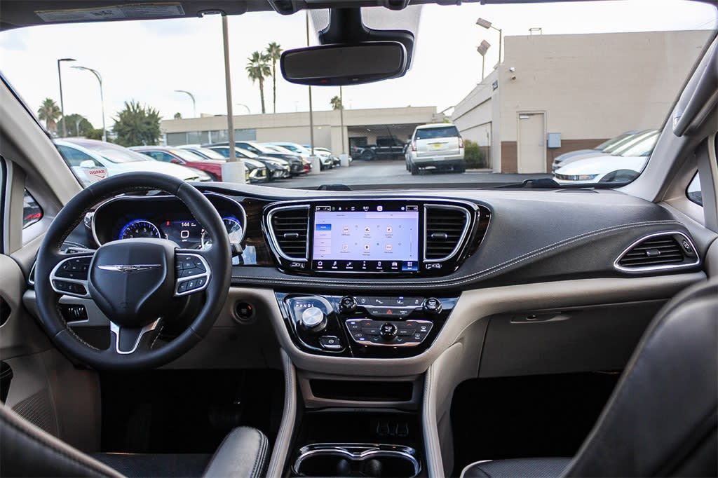 Thumbnail: 2023 Chrysler Pacifica - 2