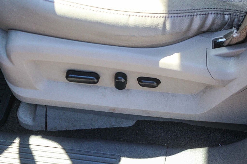 Thumbnail: 2014 Ford Edge - 25