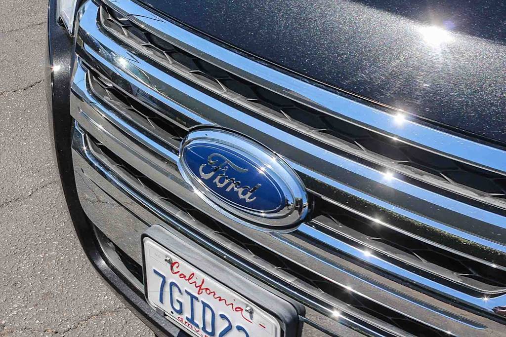 Thumbnail: 2014 Ford Edge - 21