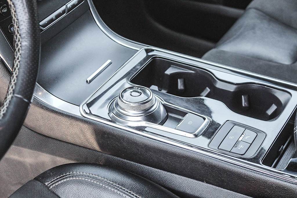 Thumbnail: 2019 Ford Edge - 14