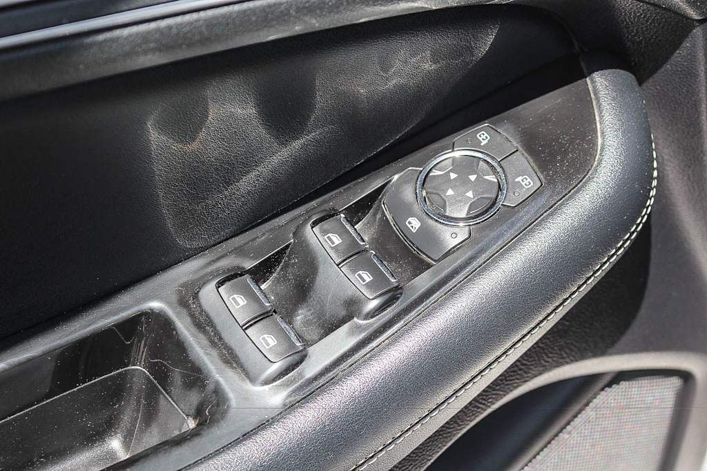 Thumbnail: 2019 Ford Edge - 25