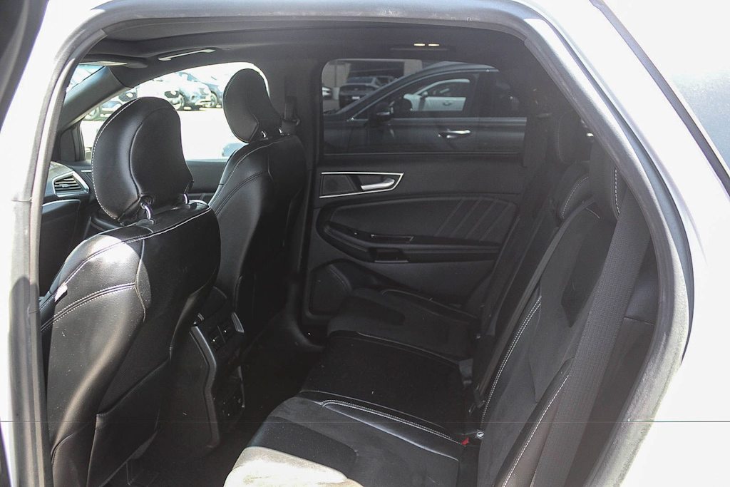 Thumbnail: 2019 Ford Edge - 10