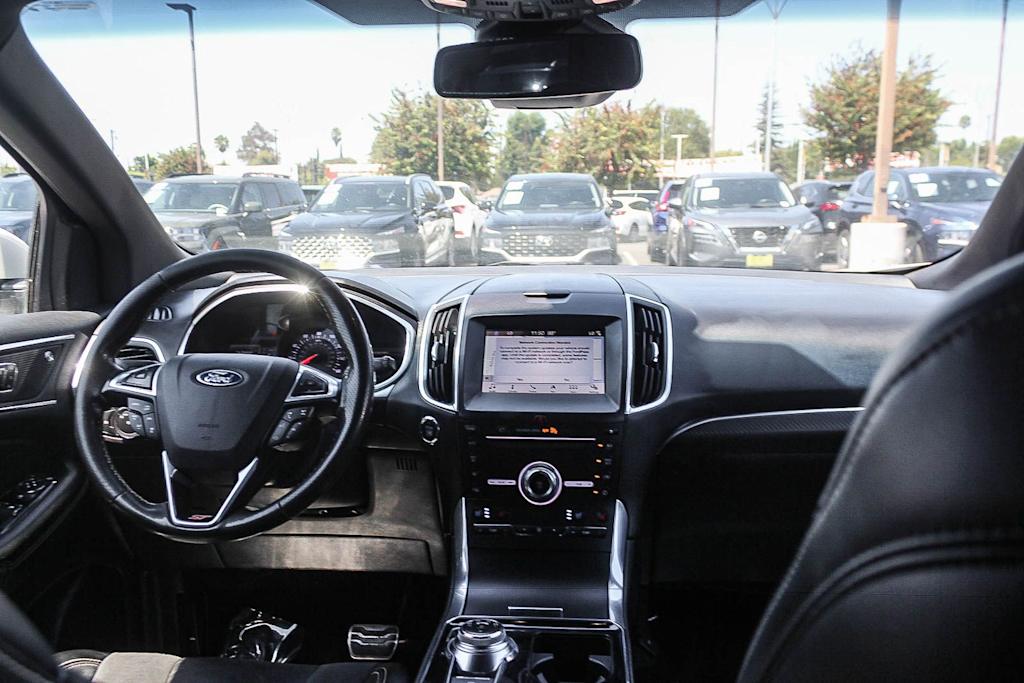 Thumbnail: 2019 Ford Edge - 2